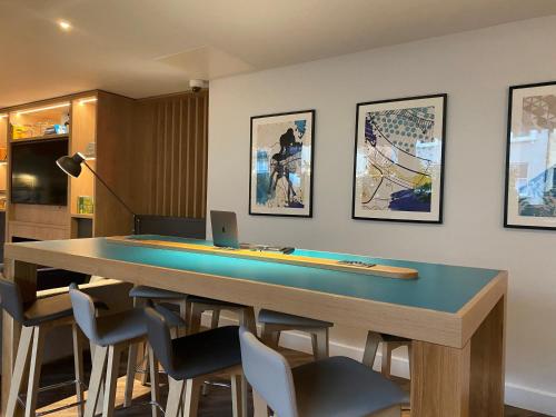 Holiday Inn Express Cheltenham Town Centre an IHG Hotel - image 11