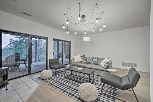 Luxe Beaver Lake Living with Private Shoreline! - main image