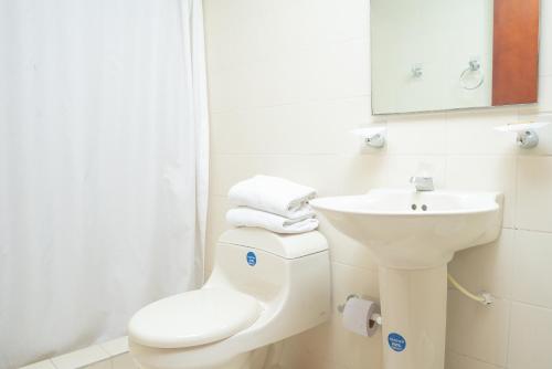 Double Room image 4
