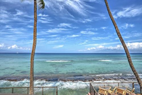 Oceanfront Lahaina Condo with Balcony and Pool Access! - image 5
