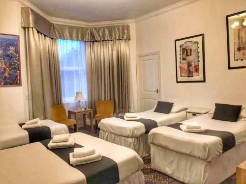 Kensington Hotel - image 4