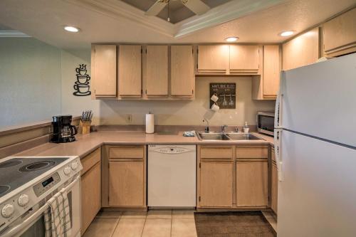 Lake Havasu Getaway with Golf Course and Lake Views! - image 5