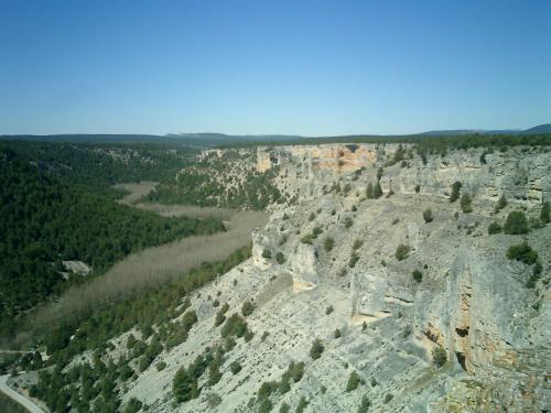 Fuente del Pino Cañón de Río Lobos