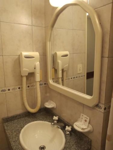 Standard Twin Room image 2