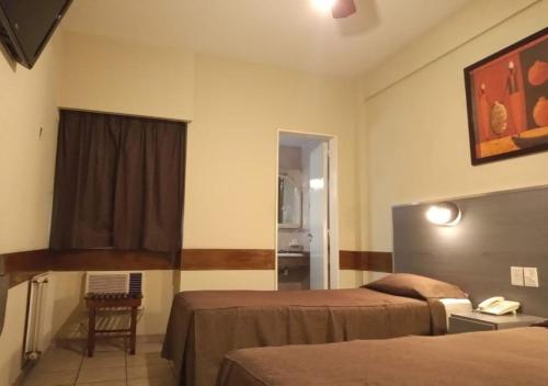 Standard Twin Room image 3
