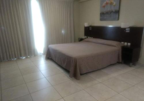 Deluxe King Suite image 2
