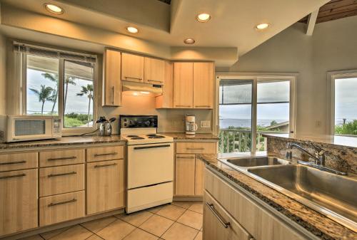 Kailua-Kona Apartment with Pool Deck and Ocean Views! - image 4