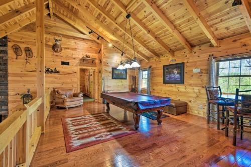 Trenton Cabin with Hot Tub- 14 Mi to Lookout Mtn - image 3