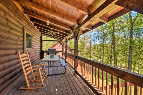 Trenton Cabin with Hot Tub- 14 Mi to Lookout Mtn - image 7