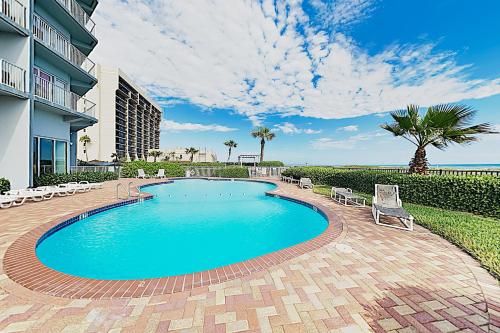 Sparkling Gulf-Front Retreat with Pool & Hot Tub condo - image 7