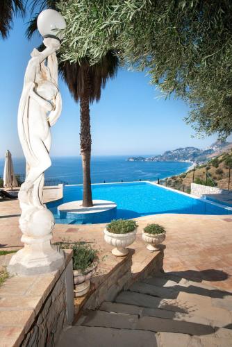 Villa Le Suites Sul Golfo Di Taormina,con piscina infinity a strapiombo sul mare gîte à louer San Francesco di Paola