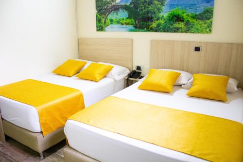2 double beds