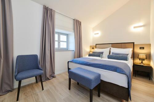 1 queen bed