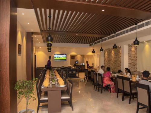 Restaurant, HOTEL BALLERINA in Tinsukia