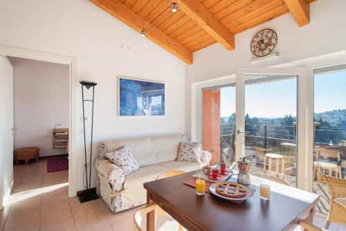  Bright Apartment Como Cavallasca, Unterkunft in Cavallasca