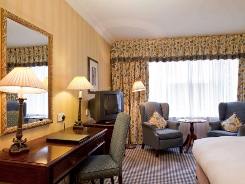 Mercure Winchester Wessex Hotel - image 6