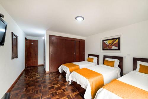 Hotel Arena Plaza Hotel Galeria Real is conveniently located in the popular Chapinero (Residential-Commercial Area) area. The property offers a high standard of service and amenities to suit the individual needs of all