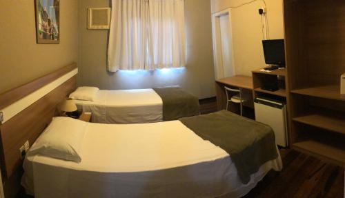 2 twin beds