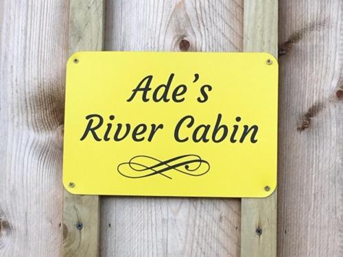 Ade's River Cabin