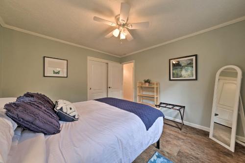 Bright Gold Country Home Pool Deck and Hot Tub! - image 4