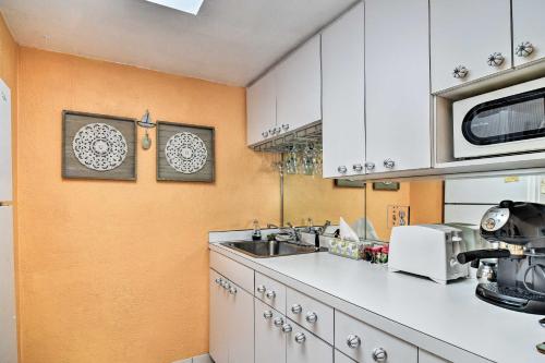 Colorful Bungalow with Pool Less Than 2Mi to Upham Beach! - image 4