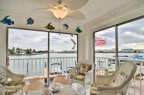 Colorful Bungalow with Pool Less Than 2Mi to Upham Beach!
