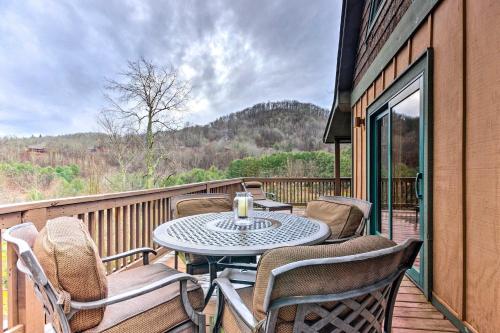 Mountain Cabin with Fire Pit, Walk to Golf and Fishing, Vilas (fotografie 3)