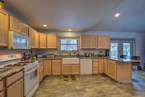 Home with Sauna and Fire Pit 13 Miles to Windham Mtn! - image 9
