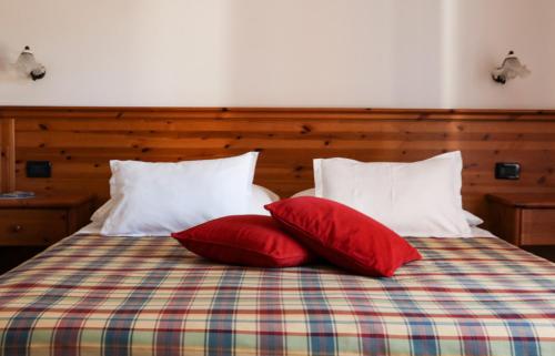 Hotel Garni Civetta - Tap to explore photos
