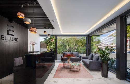 Ellure Luxury Suites - image 4