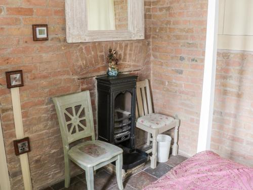 Swiss Cottage - image 13