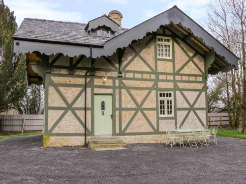 Swiss Cottage in Мохилл