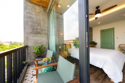 room detail thumbnail 1