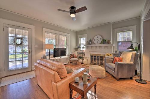 Vintage Chic Cottage Less Than 1 Mile to UNC Greensboro! in Greensboro, USA