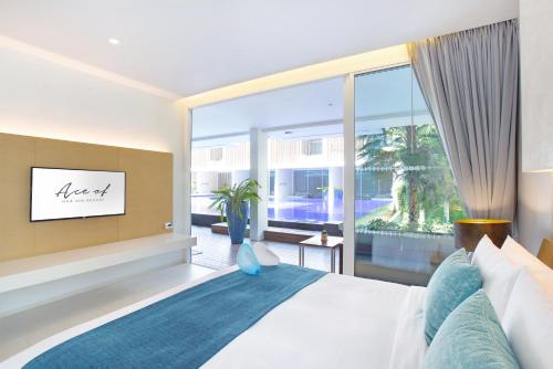 room detail thumbnail 1