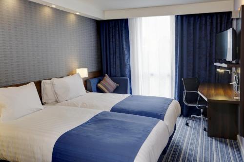 Holiday Inn Express London - ExCel an IHG Hotel - image 2
