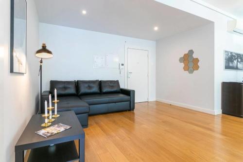 GuestReady - Spacious and Modern Campolide Family Apt Fits 6 - image 6
