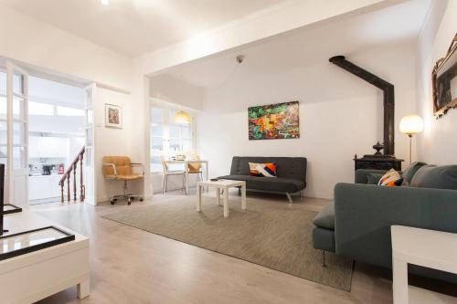 GuestReady - Large Family Apartment with Private Terrace near Alfama