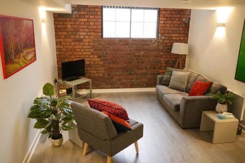 Impeccable 1-bed Apartment In Manchester