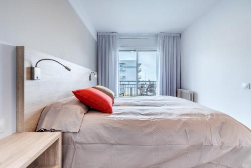 2 bedrooms, 3 beds
