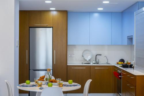 Mackenzie Castella Beachfront Suite - image 5