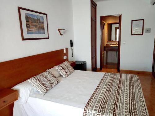 Hotel Ses Puntetes - image 11