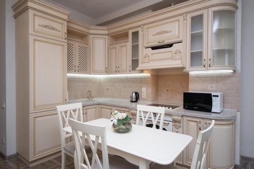 Stylish Panoramic apartments Dnipro Sail riverside in โอโบลอนสกี