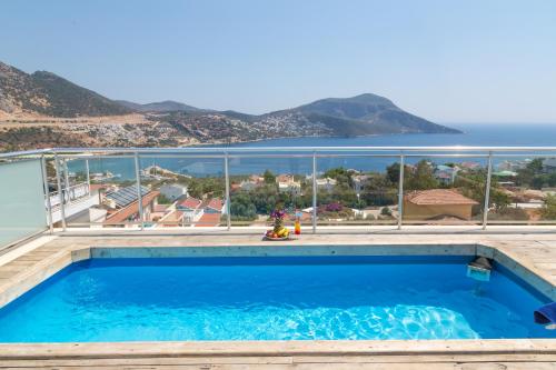 Master Deluxe Room with Plunge Pool