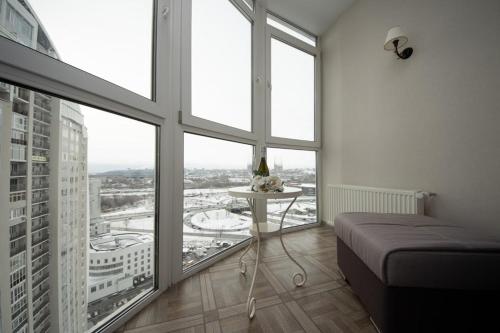 Stylish Panoramic apartments Dnipro Sail riverside in โอโบลอนสกี