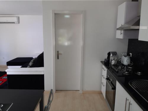 Kitchen, Lemon Tree House in Lousada