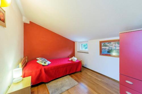 Five-Bedroom House image 4