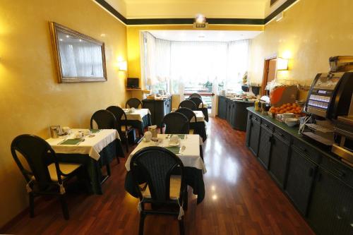 Hotel Estense - image 12