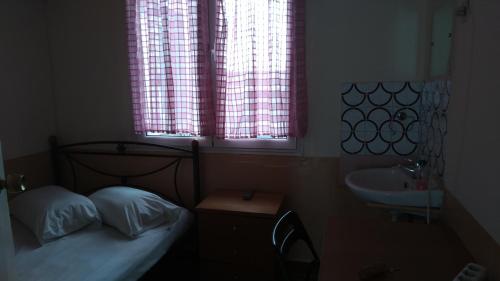 SAN REMO HOSTEL Room Type - Single Room