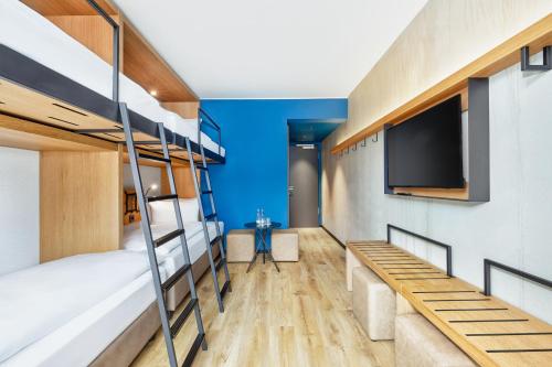 room detail thumbnail 1